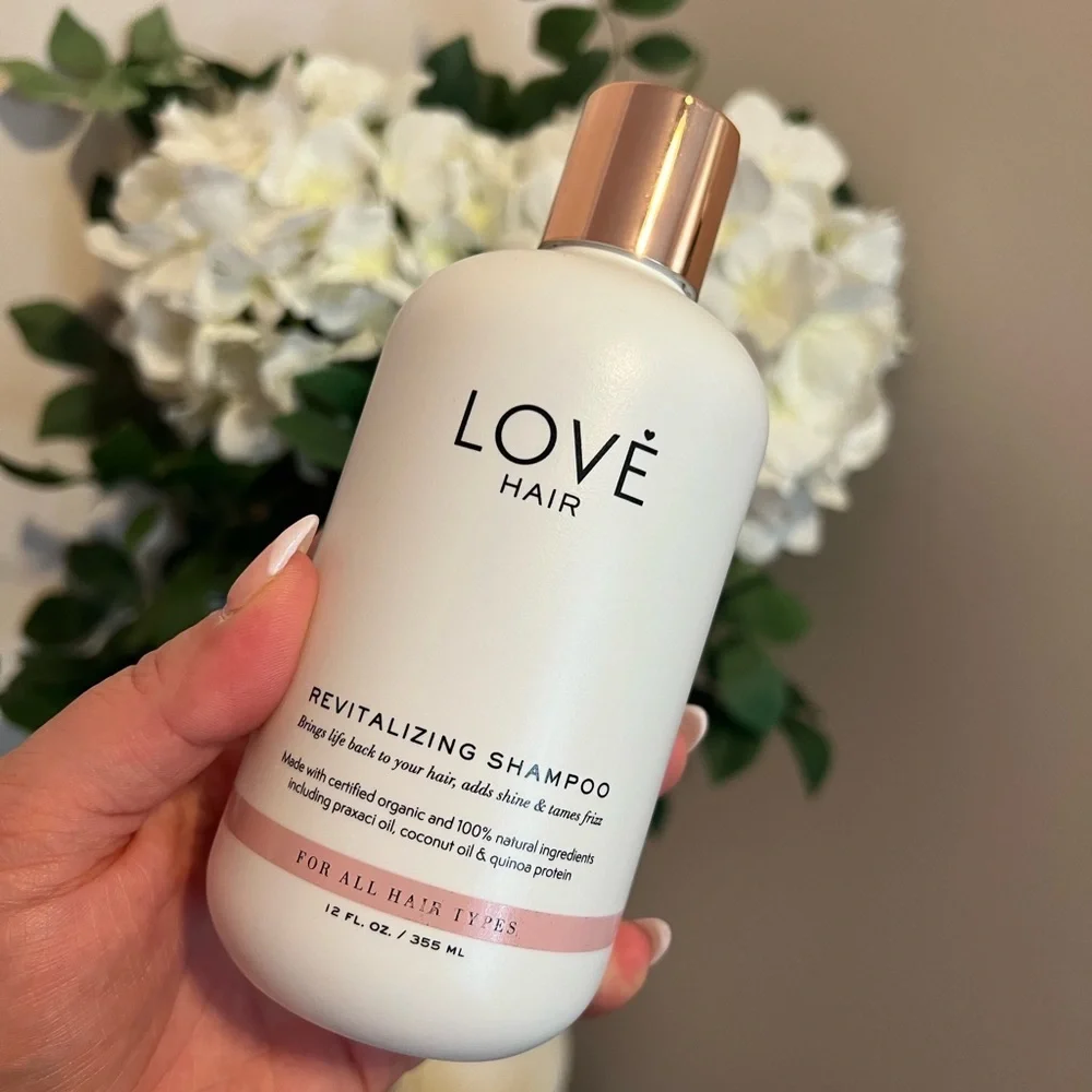 LOVE HAIR • REVITALIZING SHAMPOO